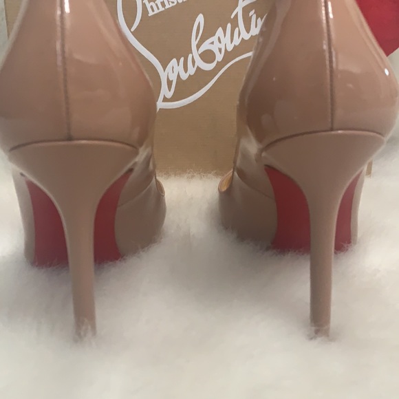 Christian Louboutin Nude Pointed Toe Heels - Picture 5 of 8